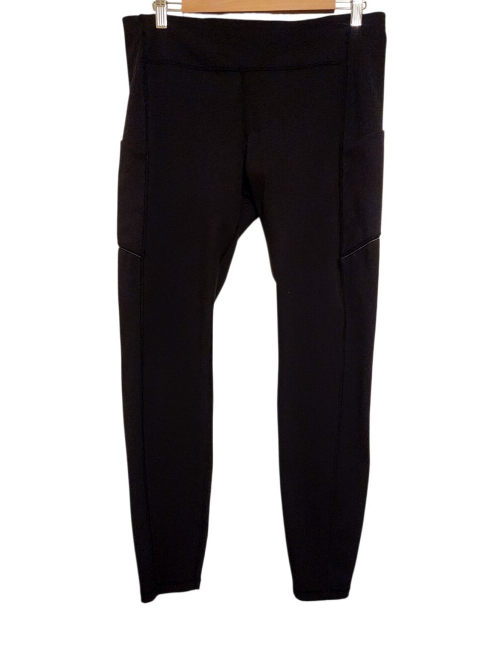 Lululemon | Women's Black Yoga Leggings w/ Back Waist Pocket (Size 12)